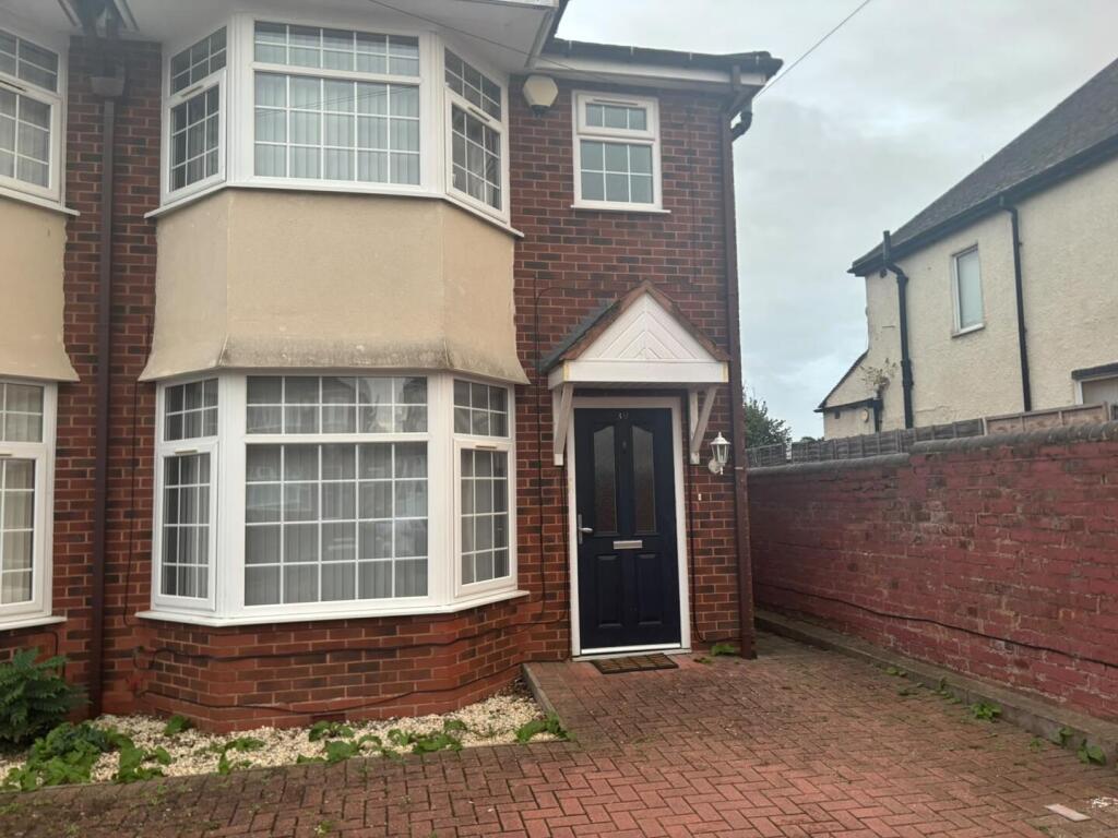 3 bed Detached for rent in Birmingham. From Samuel & Co - West Bromwich 3 bed Detached for rent in Birmingham. From Samuel & Co - West Bromwich