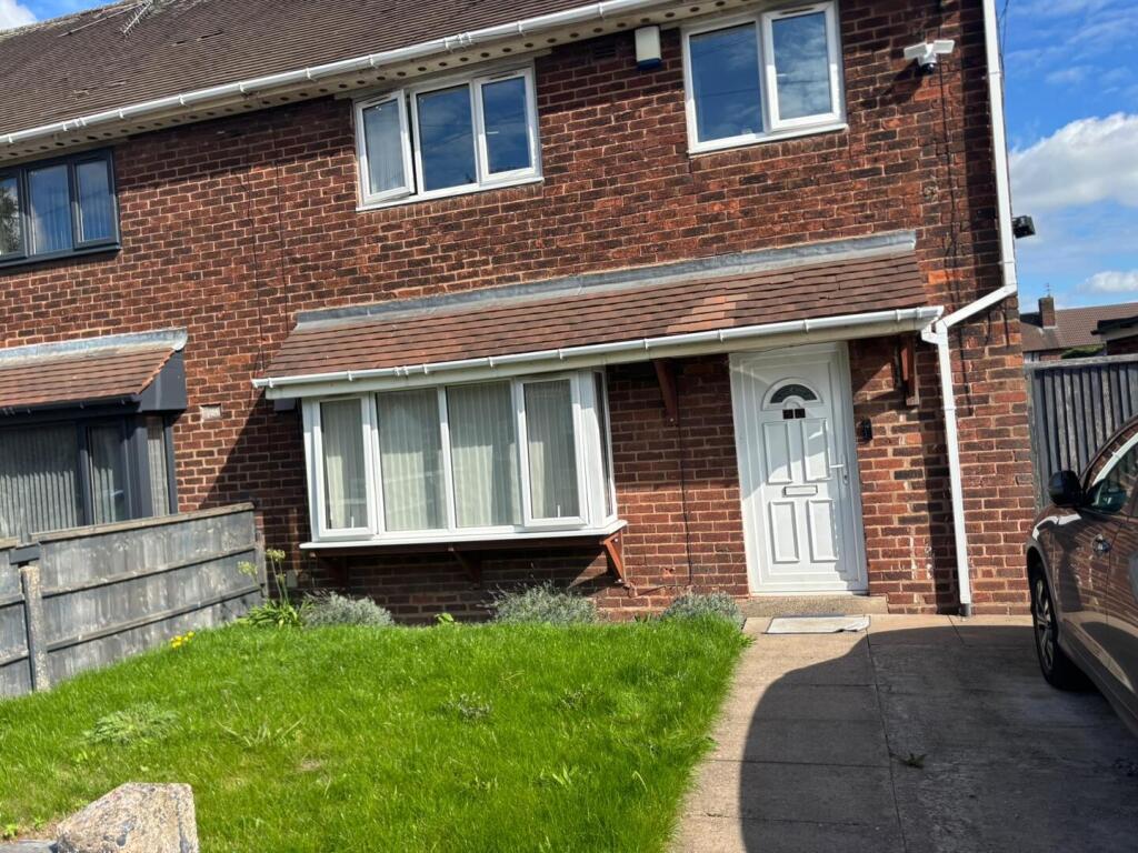 3 bed Detached for rent in West Bromwich. From Samuel & Co - West Bromwich 3 bed Detached for rent in West Bromwich. From Samuel & Co - West Bromwich