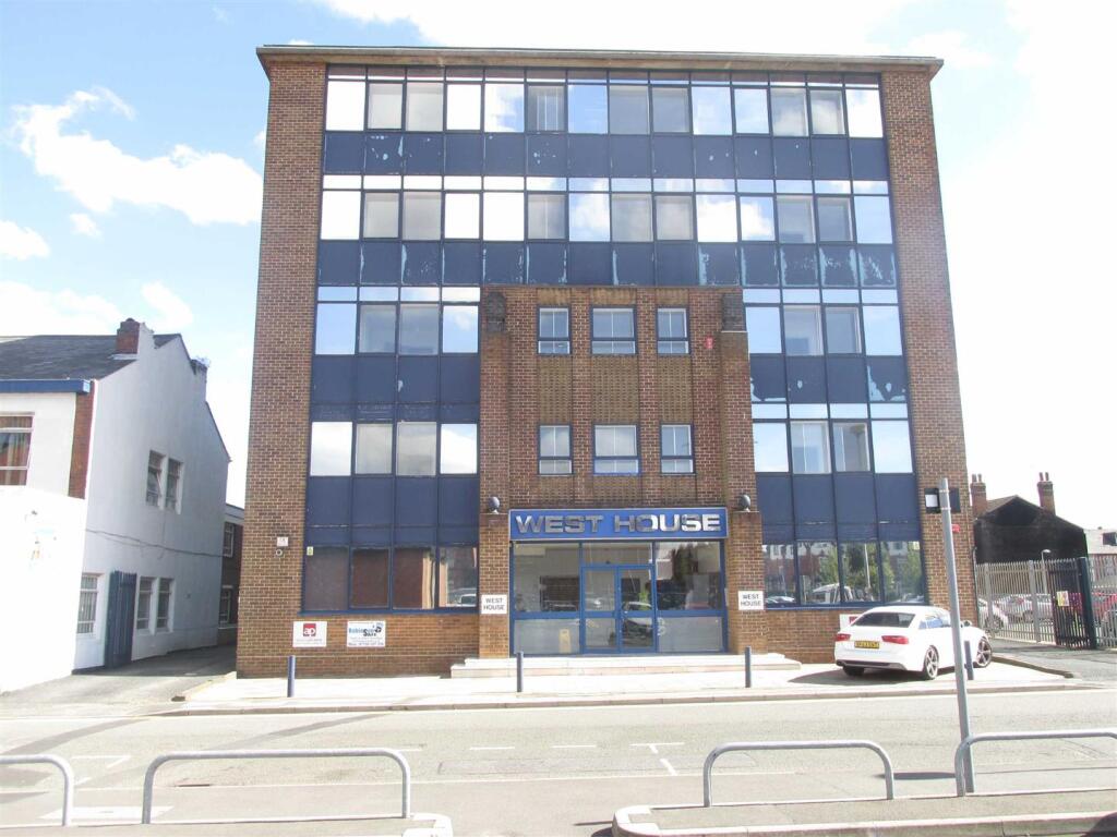 1 bed 1st Floor Flat for rent in West Bromwich. From Samuel & Co - West Bromwich