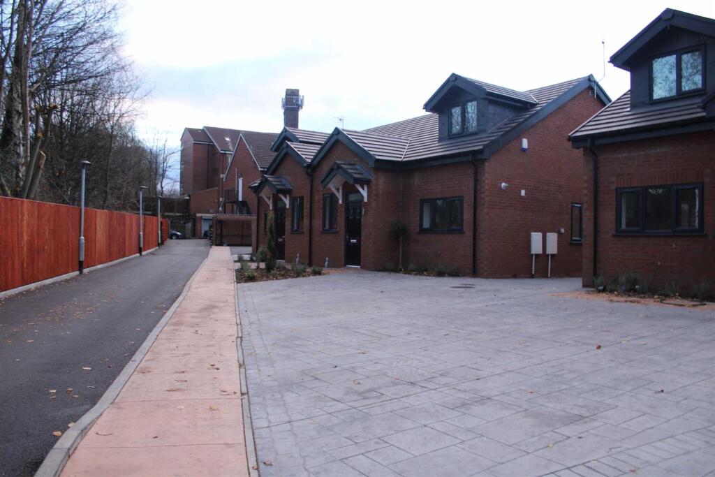 2 bed Semi-detached bungalow for rent in Wednesbury. From Samuel & Co - West Bromwich