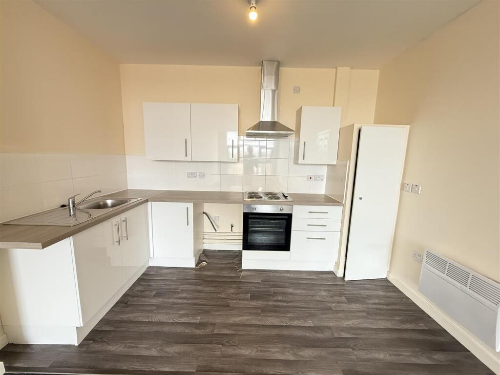 1 bed 1st Floor Flat for rent in West Bromwich. From Samuel & Co - West Bromwich