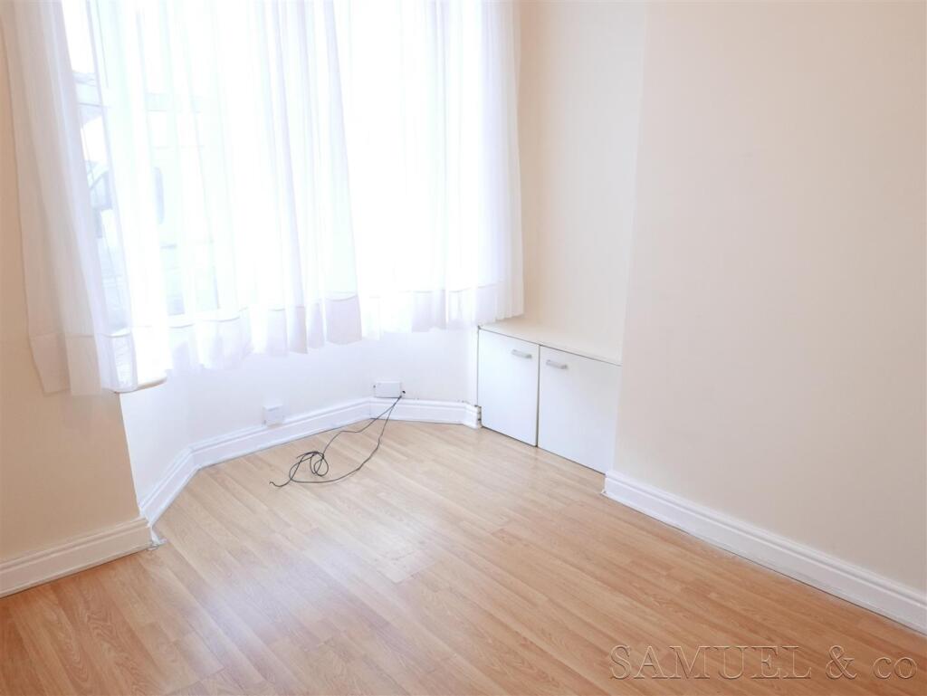 2 bed Detached for rent in Smethwick. From Samuel & Co - West Bromwich 2 bed Detached for rent in Smethwick. From Samuel & Co - West Bromwich