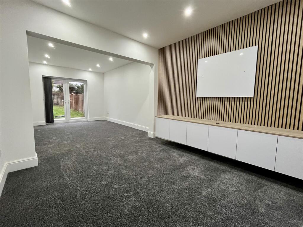 3 bed Semi Detached for rent in Wolverhampton. From Sanders - Wright & Freeman - Wolverhampton