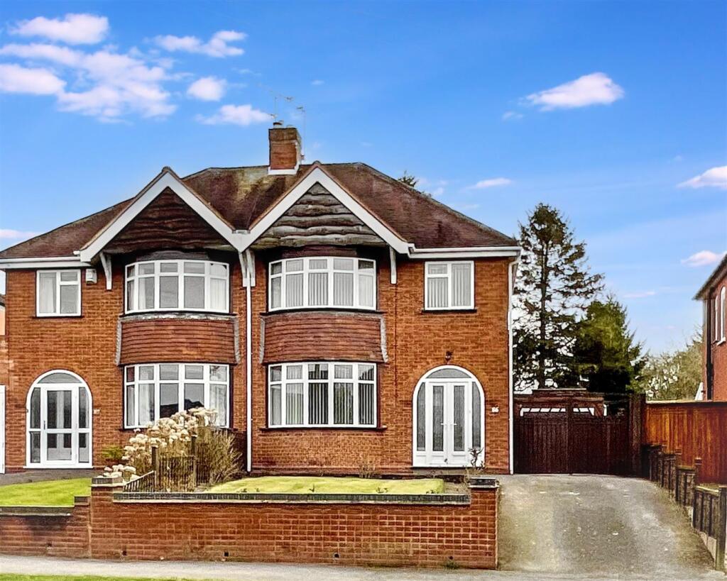 3 bed Semi Detached for rent in Wolverhampton. From Sanders - Wright & Freeman - Wolverhampton