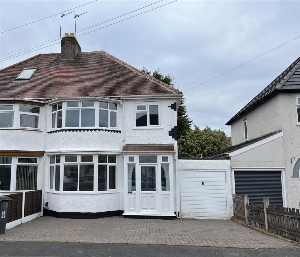 3 bed Semi Detached for rent in Wolverhampton. From Sanders - Wright & Freeman - Wolverhampton