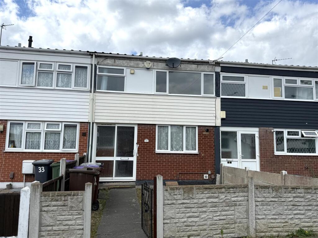 3 bed Mid Terraced House for rent in Willenhall. From Sanders - Wright & Freeman - Wolverhampton