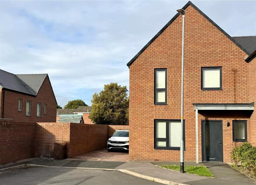 3 bed Semi Detached for rent in Wolverhampton. From Sanders - Wright & Freeman - Wolverhampton 3 bed Semi Detached for rent in Wolverhampton. From Sanders - Wright & Freeman - Wolverhampton