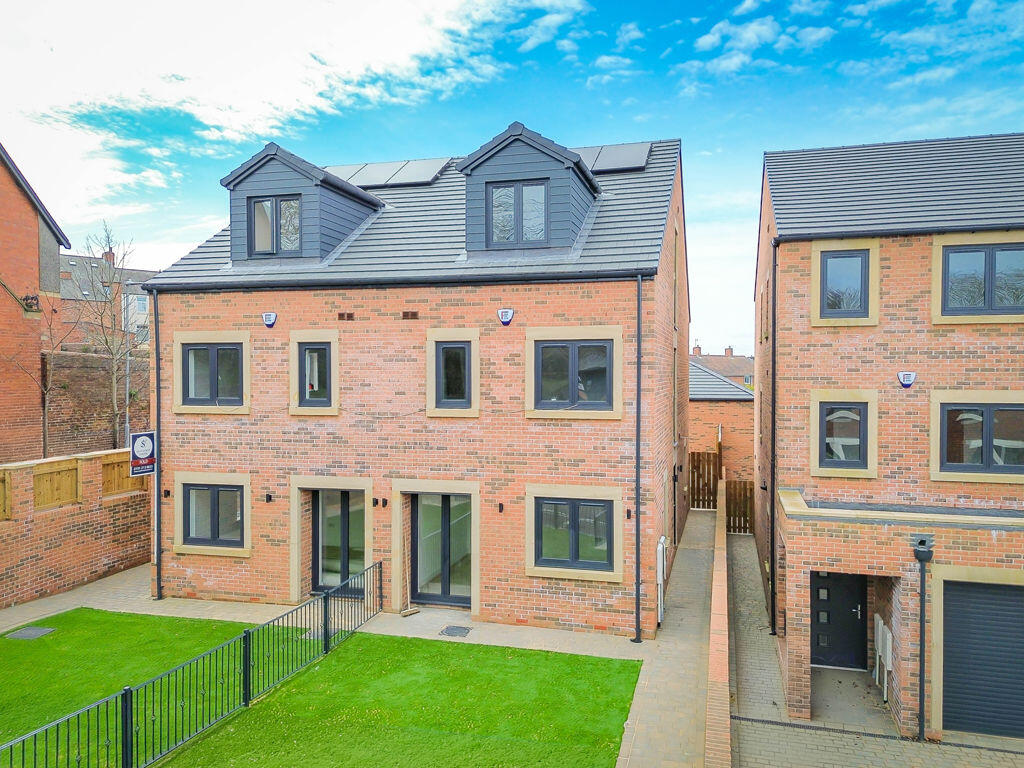 4 bed Town House for rent in . From Sanderson Young - Gosforth