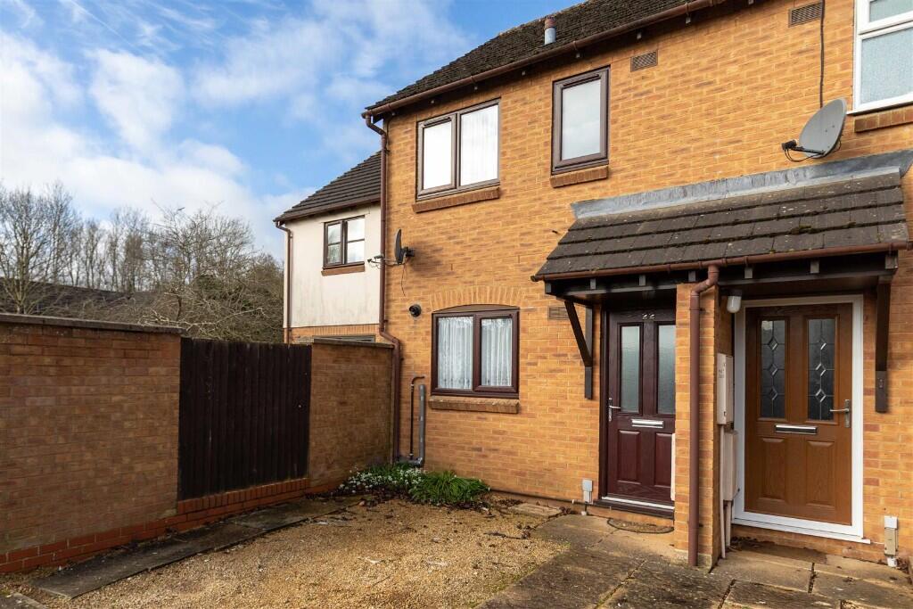 2 bed Mid Terraced House for rent in Biddestone. From Sandoes - Westbury