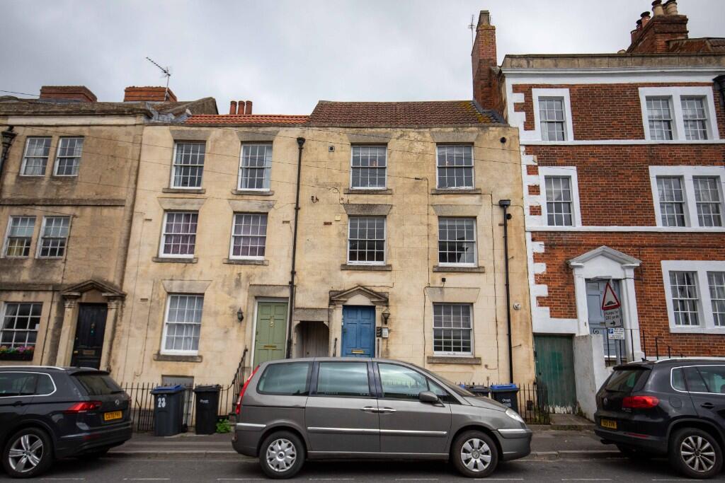 1 bed 1st Floor Flat for rent in Trowbridge. From Sandoes - Westbury
