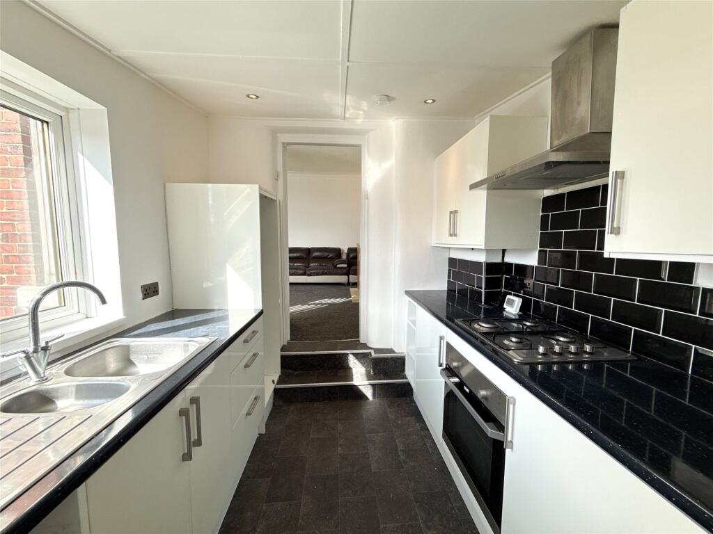 2 bed 1st Floor Flat for rent in Gateshead. From Sarah Mains Residential Sales and Lettings - Low Fell