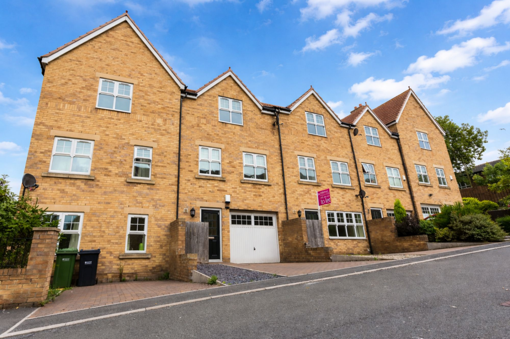 1 bed Mid Terraced House for rent in Gateshead. From Sarah Mains Residential Sales and Lettings - Low Fell