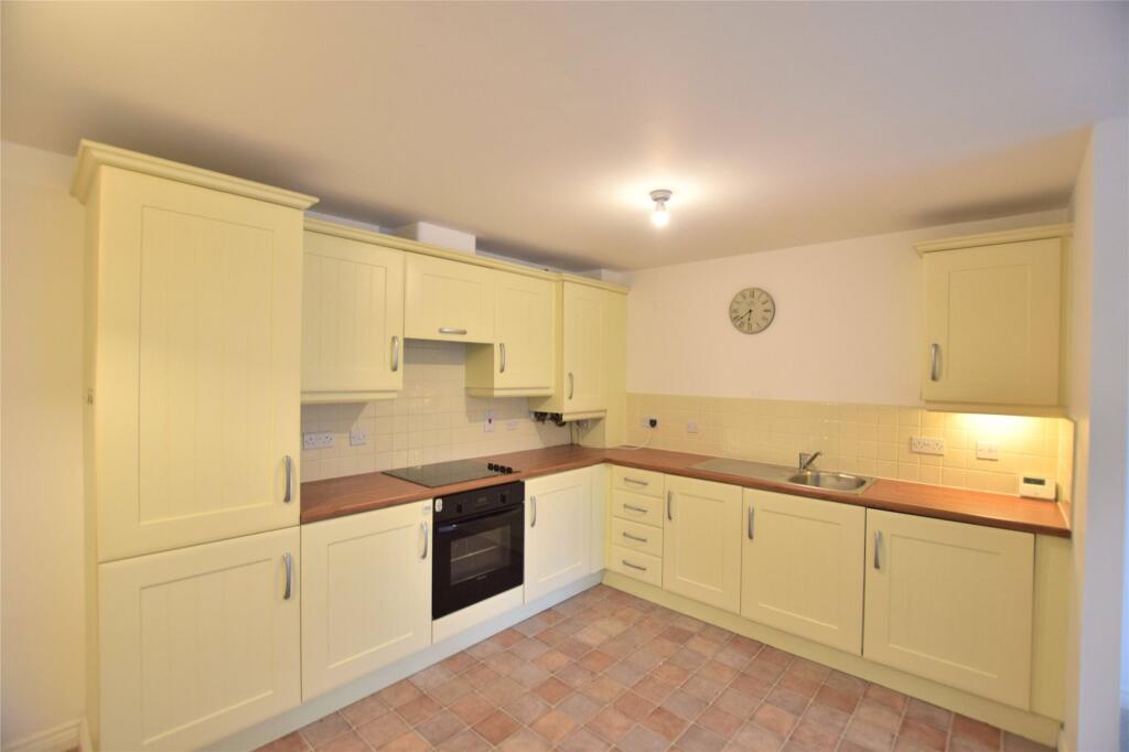 2 bed 1st Floor Flat for rent in Gateshead. From Sarah Mains Residential Sales and Lettings - Low Fell