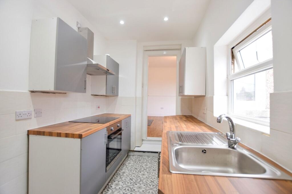 3 bed 1st Floor Flat for rent in Gateshead. From Sarah Mains Residential Sales and Lettings - Low Fell