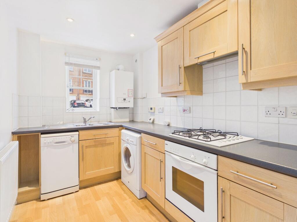 2 bed 1st Floor Flat for rent in Gateshead. From Sarah Mains Residential Sales and Lettings - Low Fell