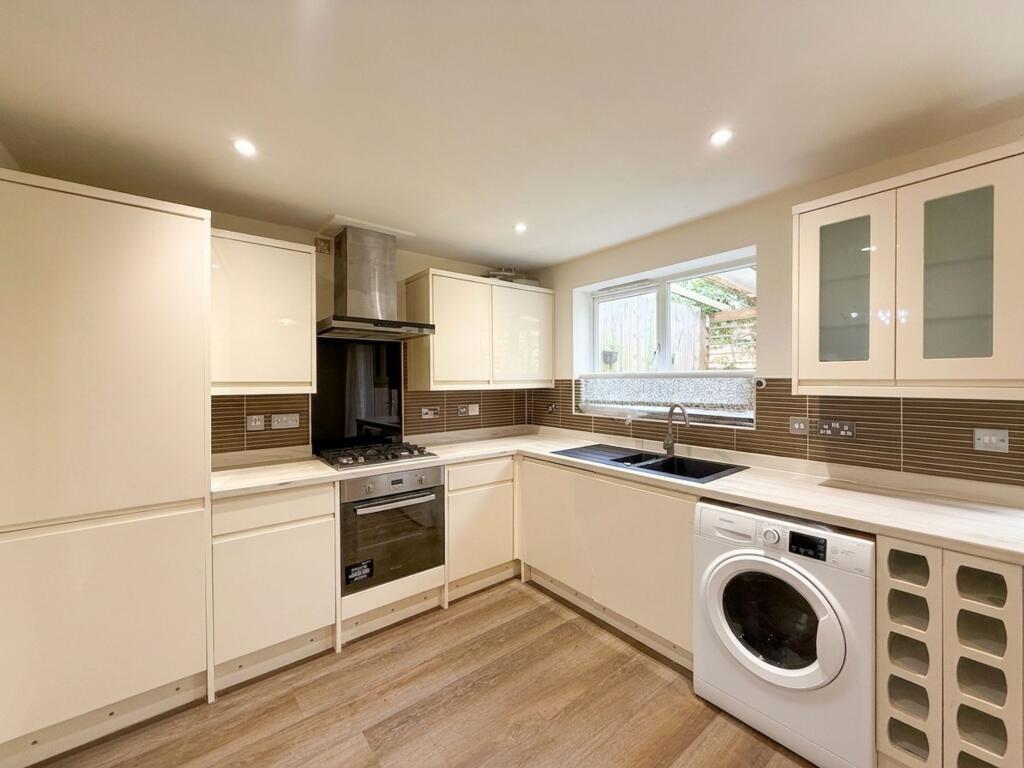 4 bed Mid Terraced House for rent in Gateshead. From Sarah Mains Residential Sales and Lettings - Low Fell 4 bed Mid Terraced House for rent in Gateshead. From Sarah Mains Residential Sales and Lettings - Low Fell