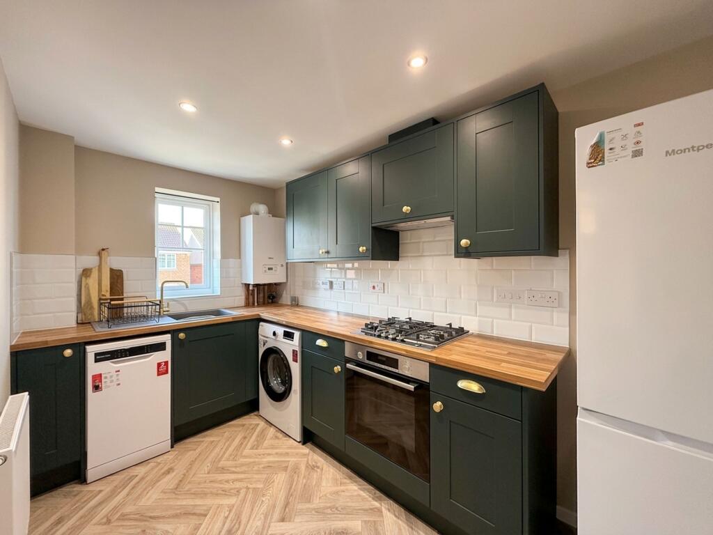 2 bed 1st Floor Flat for rent in Gateshead. From Sarah Mains Residential Sales and Lettings - Low Fell 2 bed 1st Floor Flat for rent in Gateshead. From Sarah Mains Residential Sales and Lettings - Low Fell