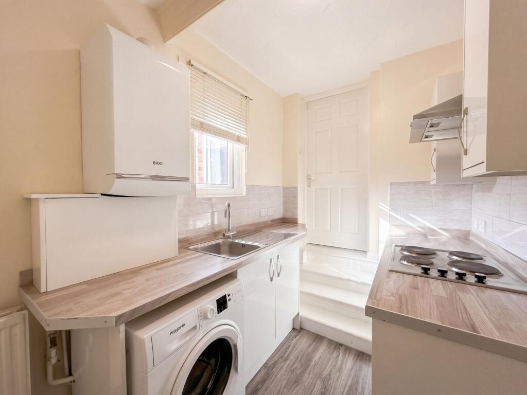 2 bed 1st Floor Flat for rent in Whickham. From Sarah Mains Residential Sales and Lettings - Whickham 2 bed 1st Floor Flat for rent in Whickham. From Sarah Mains Residential Sales and Lettings - Whickham