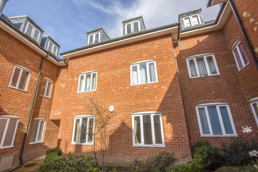2 bed Apartment for rent in Stroud. From Sawyers - Stroud