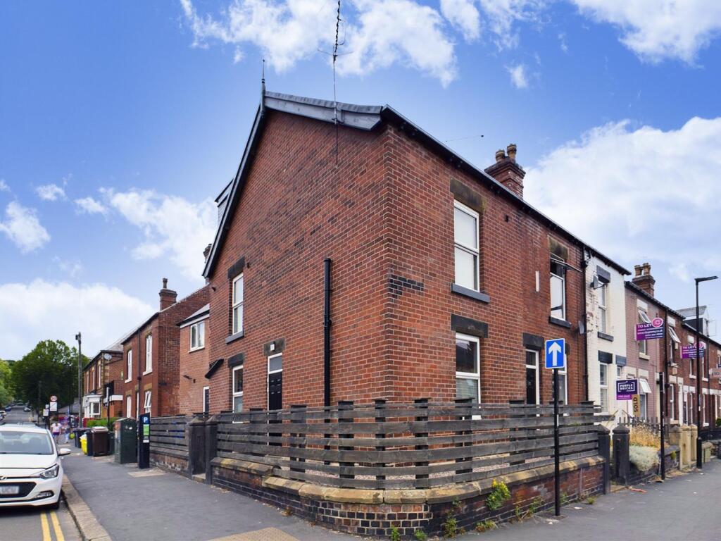 4 bed Mid Terraced House for rent in Long Line. From Saxton Mee - Sheffield