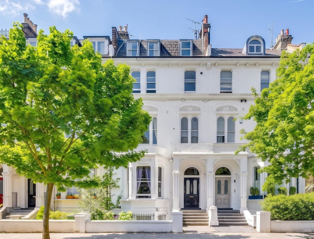 2 bed Apartment for rent in London. From Saxton Mee - Sheffield