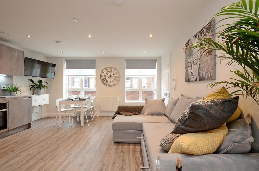 2 bed Apartment for rent in Long Line. From Saxton Mee - Sheffield