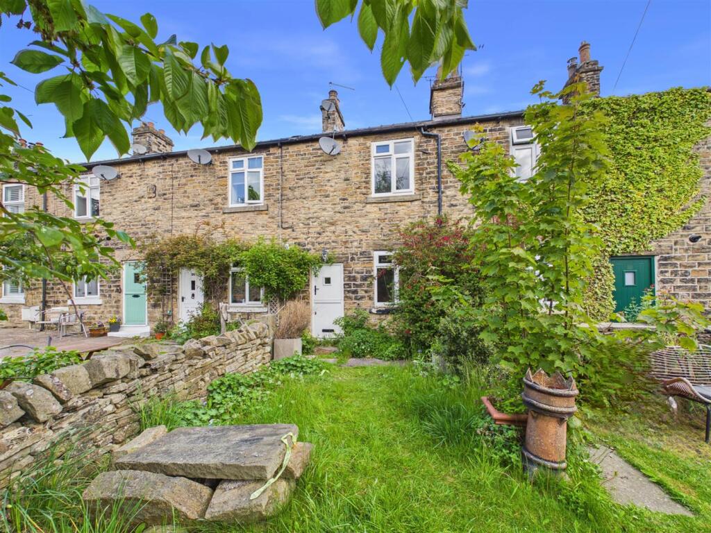 2 bed Mid Terraced House for rent in Sheffield. From Saxton Mee - Sheffield