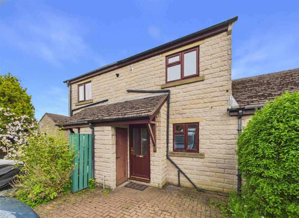 2 bed Mid Terraced House for rent in Great Longstone. From Saxton Mee - Sheffield