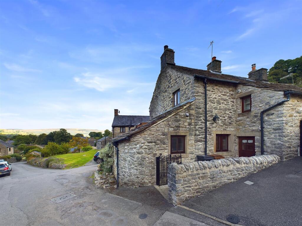 2 bed Cottage for rent in Castleton. From Saxton Mee - Sheffield