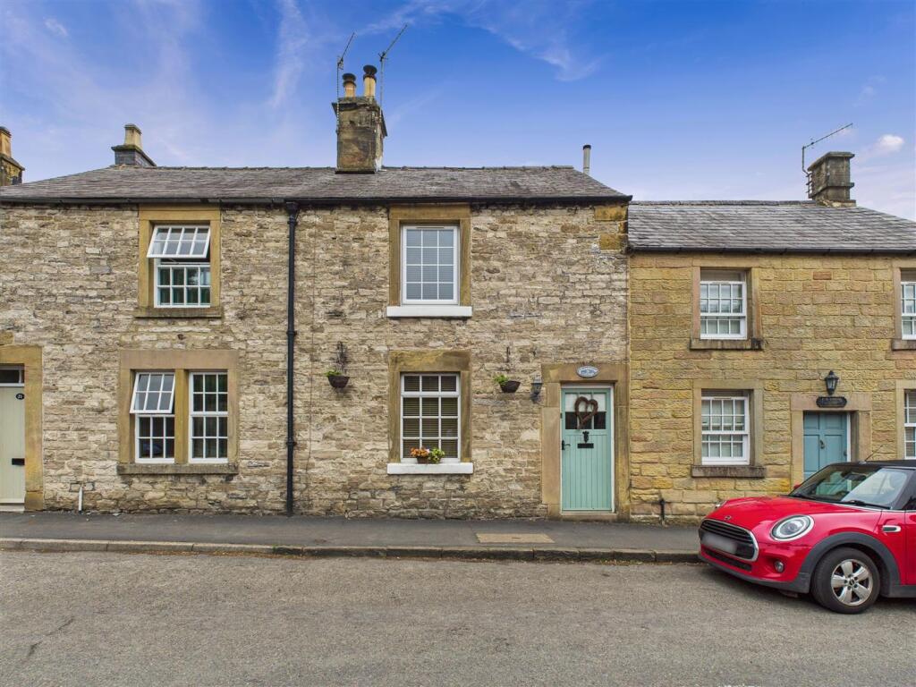 2 bed Cottage for rent in Bakewell. From Saxton Mee - Sheffield 2 bed Cottage for rent in Bakewell. From Saxton Mee - Sheffield