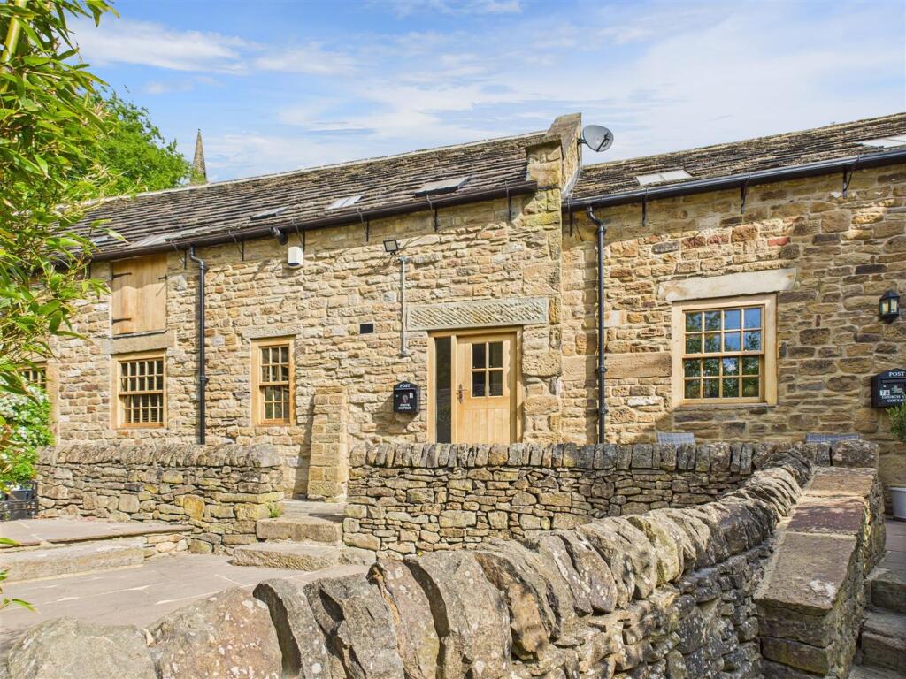 2 bed Cottage for rent in Dronfield. From Saxton Mee - Sheffield 2 bed Cottage for rent in Dronfield. From Saxton Mee - Sheffield
