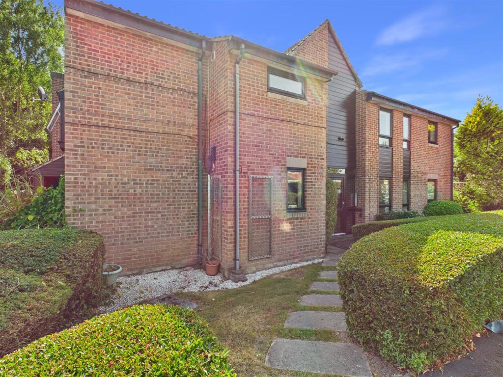 1 bed 1st Floor Flat for rent in Dungworth. From Saxton Mee - Sheffield 1 bed 1st Floor Flat for rent in Dungworth. From Saxton Mee - Sheffield