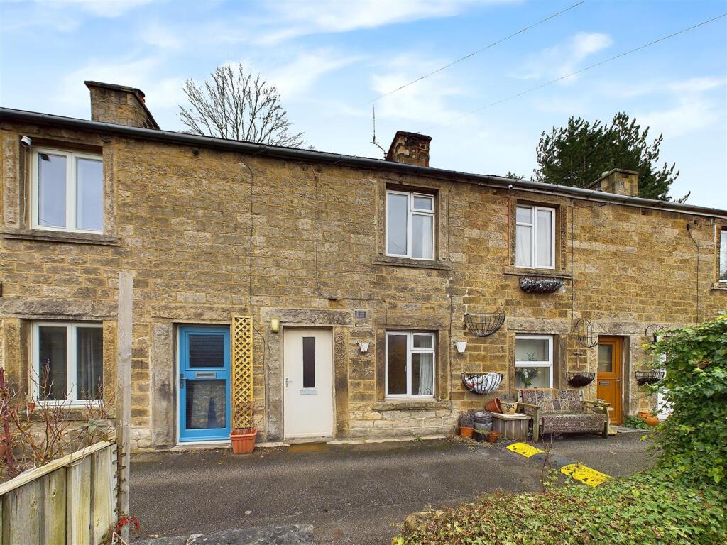 2 bed Mid Terraced House for rent in Calver. From Saxton Mee - Sheffield 2 bed Mid Terraced House for rent in Calver. From Saxton Mee - Sheffield