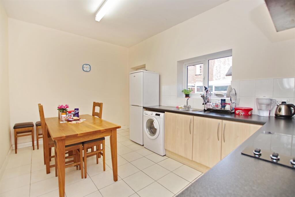 2 bed Apartment for rent in Long Line. From Saxton Mee - Sheffield 2 bed Apartment for rent in Long Line. From Saxton Mee - Sheffield