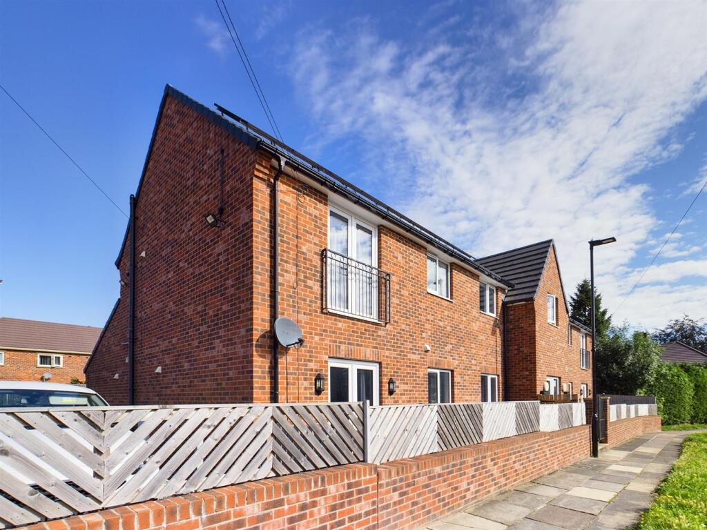 2 bed 1st Floor Flat for rent in Highlane. From Saxton Mee - Sheffield