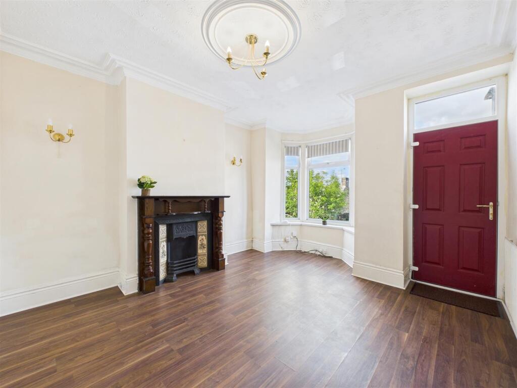 3 bed Mid Terraced House for rent in Sheffield. From Saxton Mee - Sheffield 3 bed Mid Terraced House for rent in Sheffield. From Saxton Mee - Sheffield