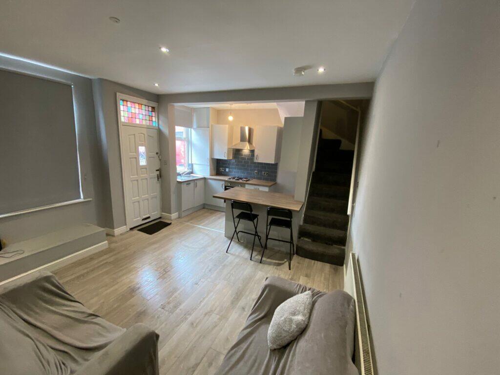 4 bed Mid Terraced House for rent in Leeds. From sbliving - Leeds 4 bed Mid Terraced House for rent in Leeds. From sbliving - Leeds