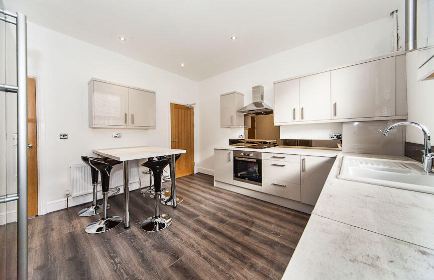 6 bed Mid Terraced House for rent in Leeds. From sbliving - Leeds 6 bed Mid Terraced House for rent in Leeds. From sbliving - Leeds