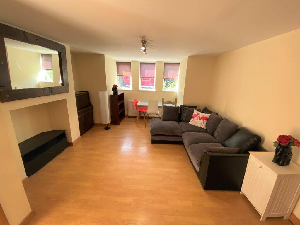 2 bed 1st Floor Flat for rent in Leeds. From sbliving - Leeds