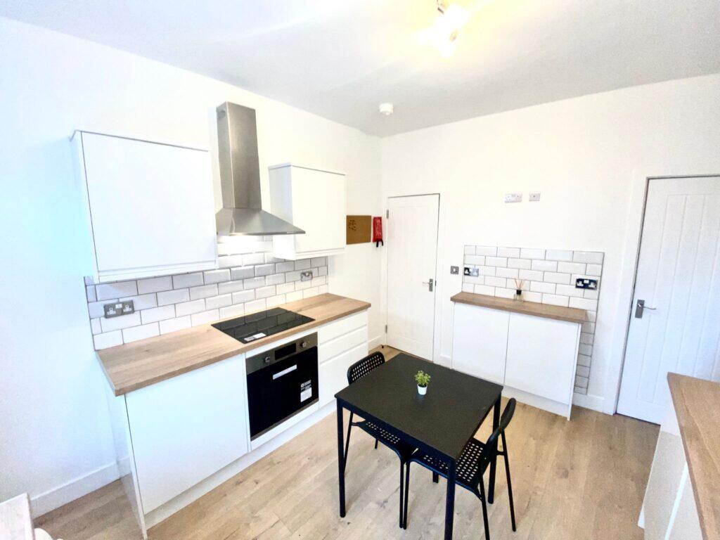2 bed Mid Terraced House for rent in Leeds. From sbliving - Leeds