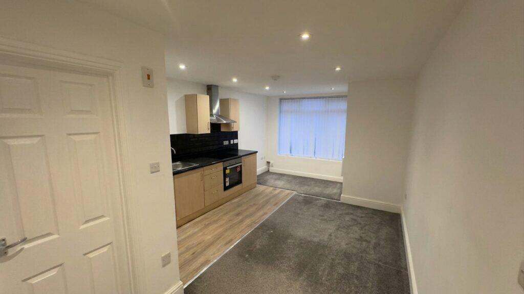 1 bed 1st Floor Flat for rent in Leeds. From sbliving - Leeds