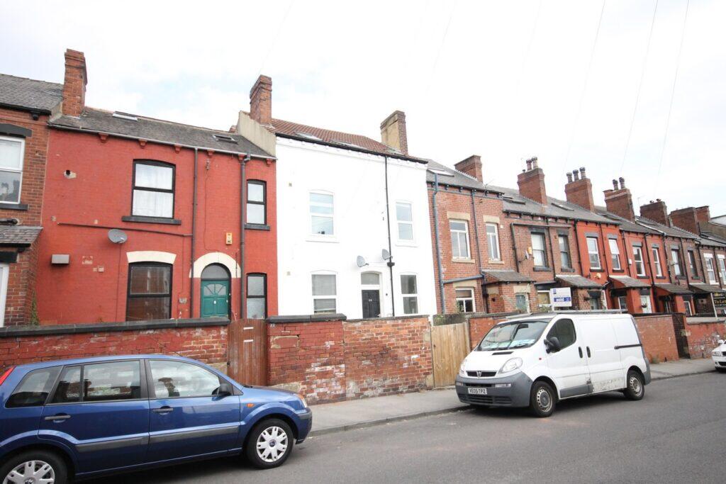 2 bed Apartment for rent in Troydale. From sbliving - Leeds 2 bed Apartment for rent in Troydale. From sbliving - Leeds