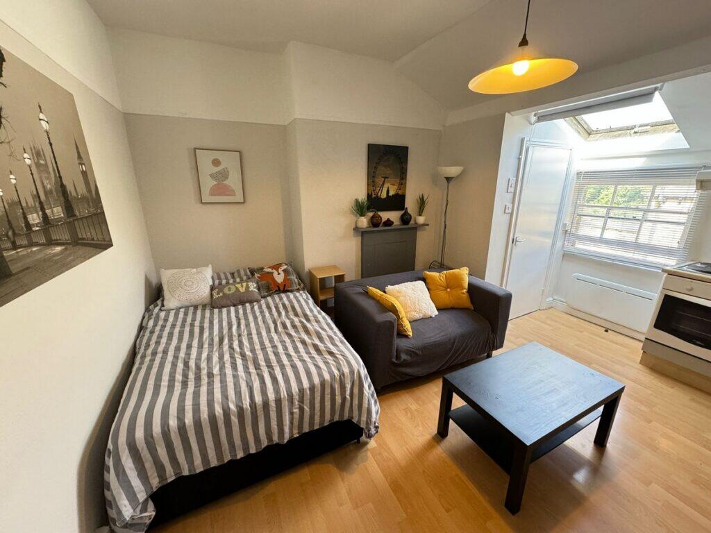 0 bed Studio for rent in Leeds. From sbliving - Leeds