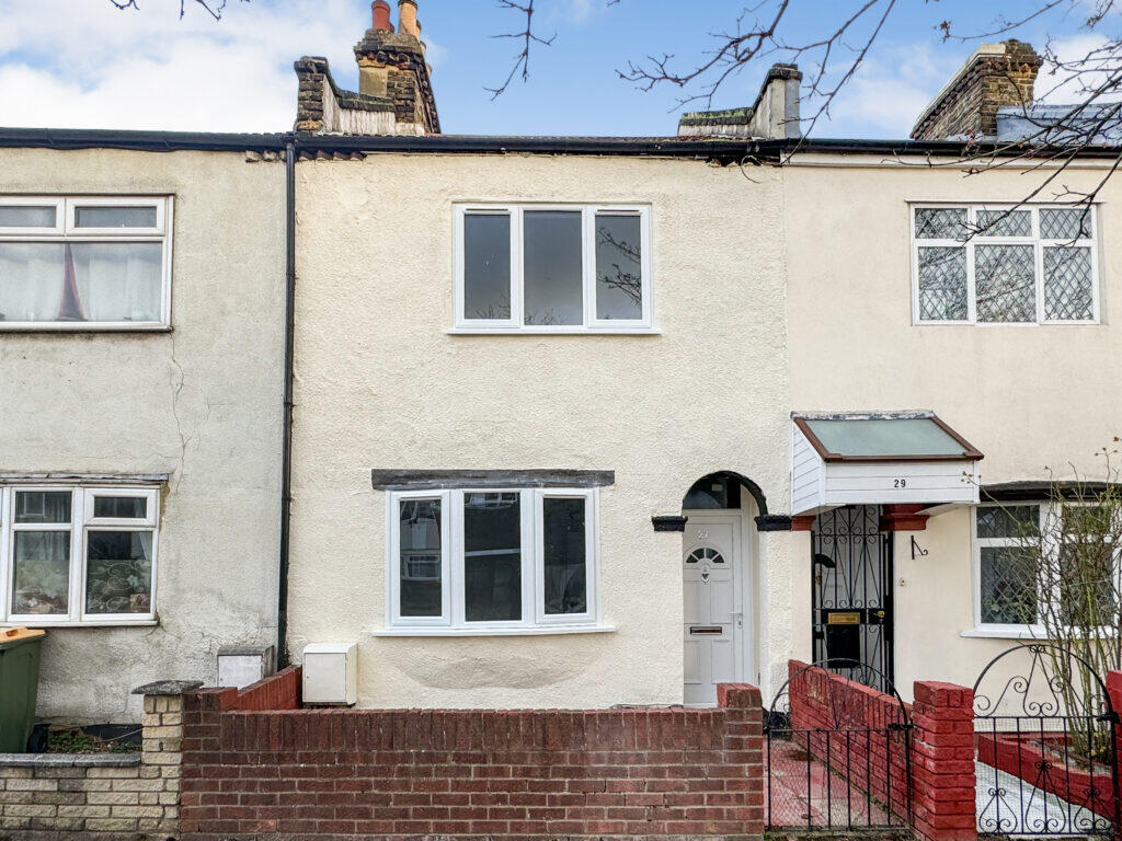 3 bed Mid Terraced House for rent in West Ham. From sbliving - Leeds 3 bed Mid Terraced House for rent in West Ham. From sbliving - Leeds