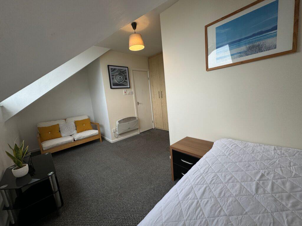 4 bed Studio for rent in Swillington Common. From sbliving - Leeds 4 bed Studio for rent in Swillington Common. From sbliving - Leeds