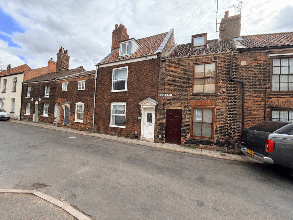 3 bed Mid Terraced House for rent in King's Lynn. From sbliving - Leeds