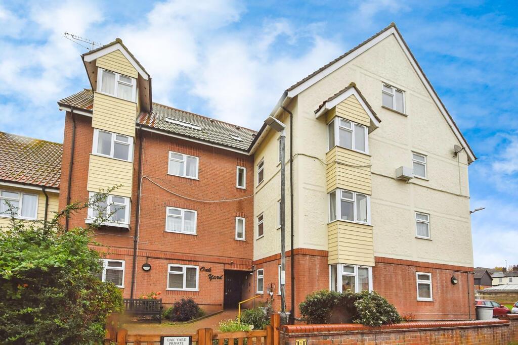 2 bed 1st Floor Flat for rent in Halstead. From Scott Maddison - Halstead