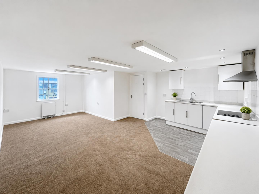 2 bed Apartment for rent in Halstead. From Scott Maddison - Halstead