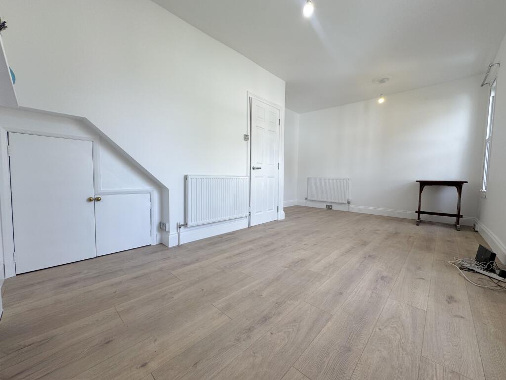 2 bed Apartment for rent in Cambridge. From Sharman Quinney - Orchard Park