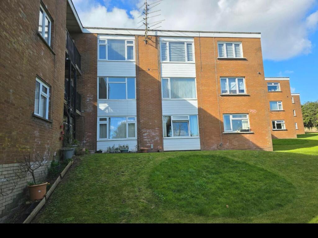 2 bed 1st Floor Flat for rent in Llanfihangel-y-pwll. From Shepherd Sharpe - Penarth